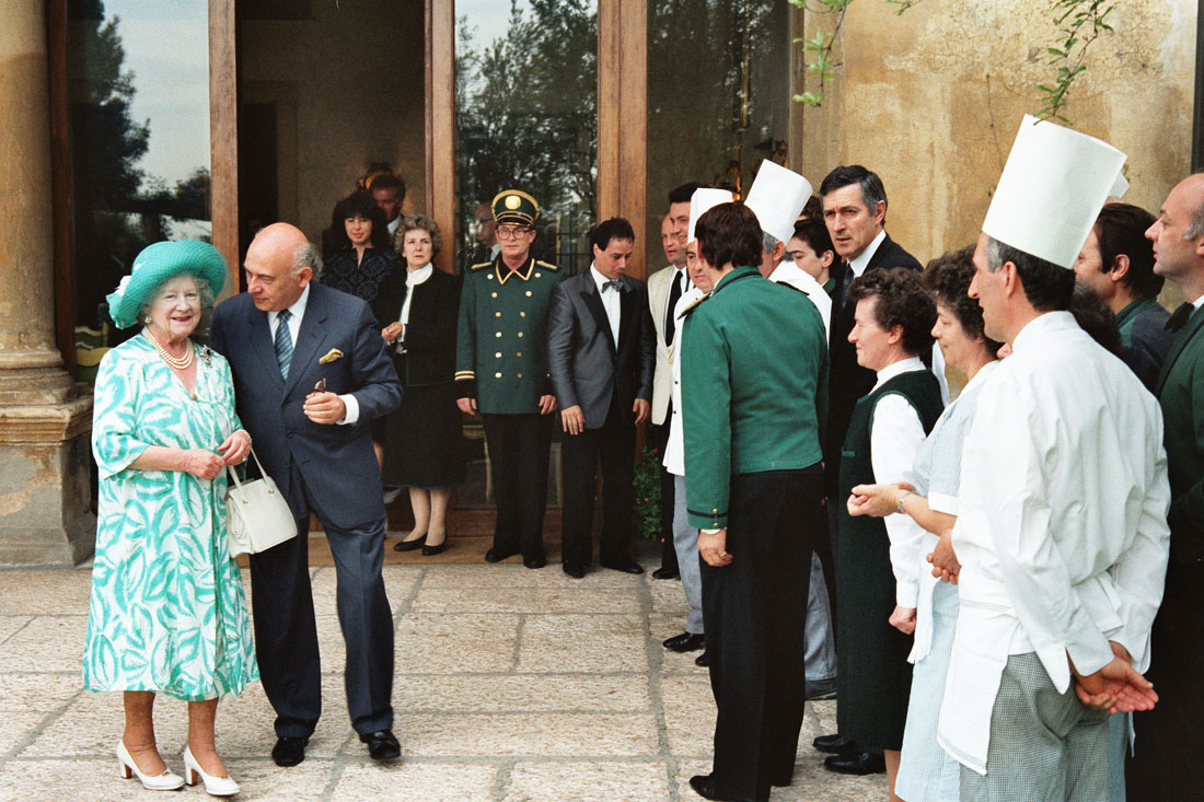 Hotel Villa Cipriani - Visita Regina Madre - Asolo / negativo / Ceolin, Elio; / 1987/05/25 ( post )