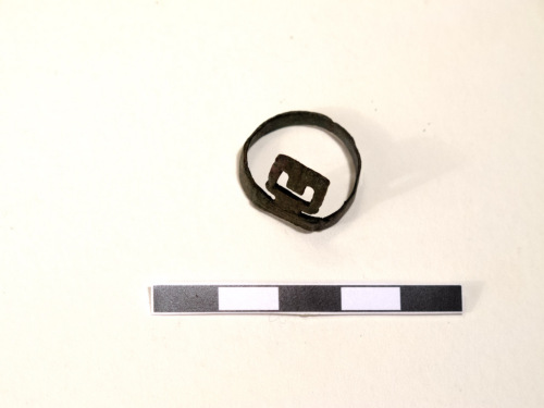 anello digitale con chiave / età romana 