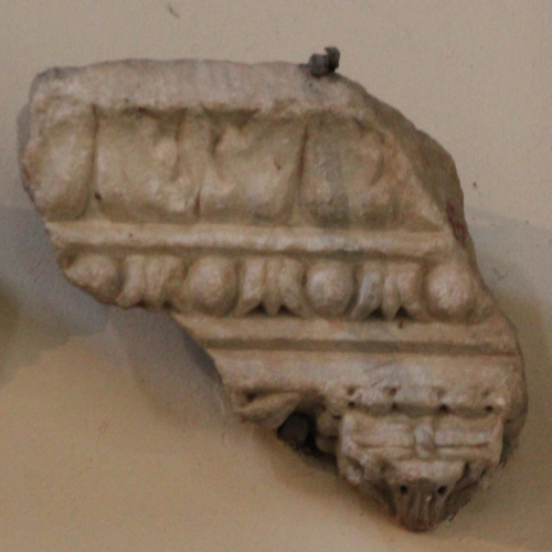 cornice/ frammento / epoca romana/ secc. I d.C./ II d.C. 